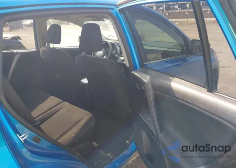 2016 Toyota Rav4 Le z USA, uszkodzony, nr VIN JTMZFREV5GJ093780